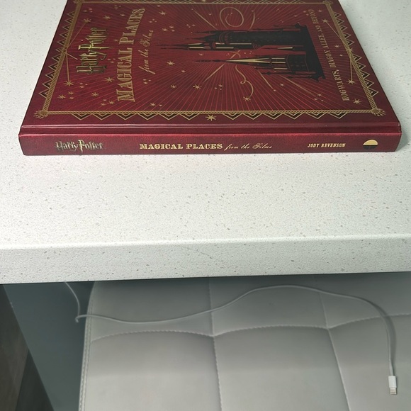 Harry Potter Magical Places from the Films Hogwarts, Diagon Alley & Beyond - Picture 5 of 17